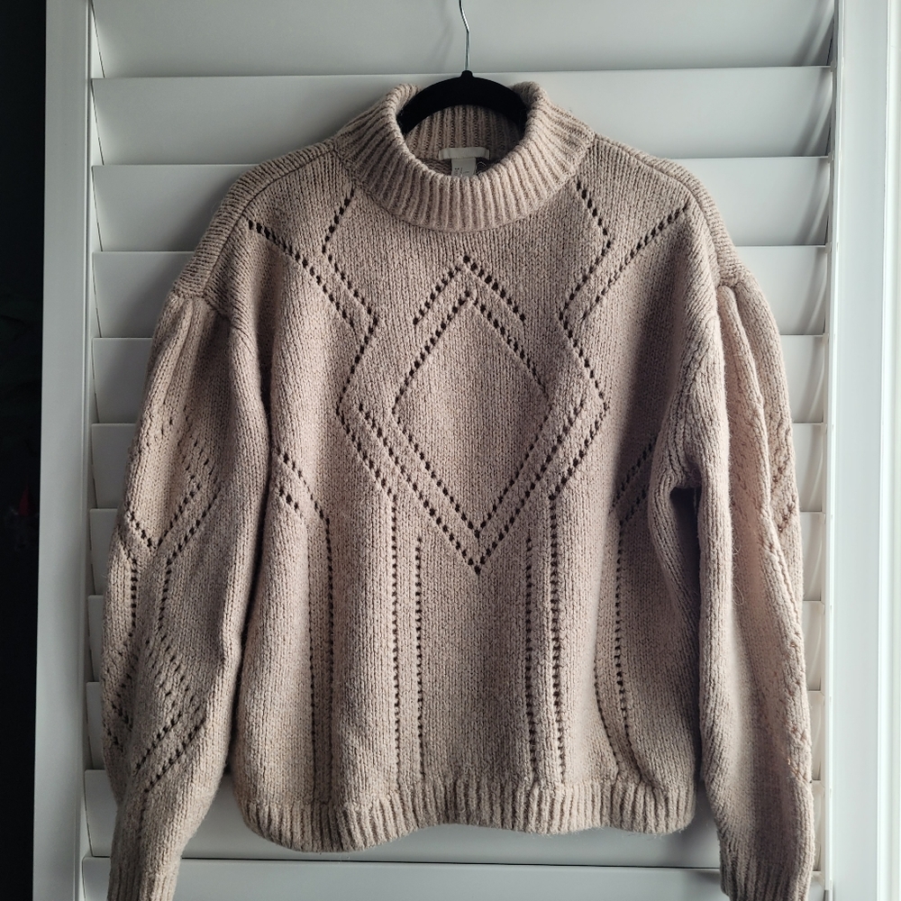 ✨️FINAL SALE✨️ pink puff drop sleeve sweater with diamond detailing - H&M small